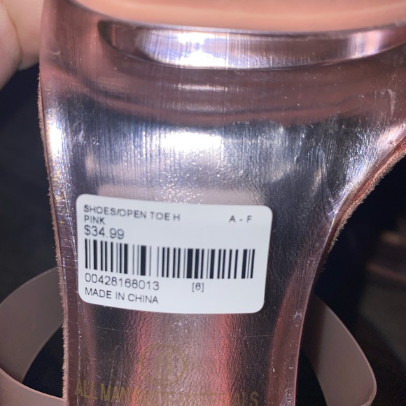 Heels - Picture 3 of 3